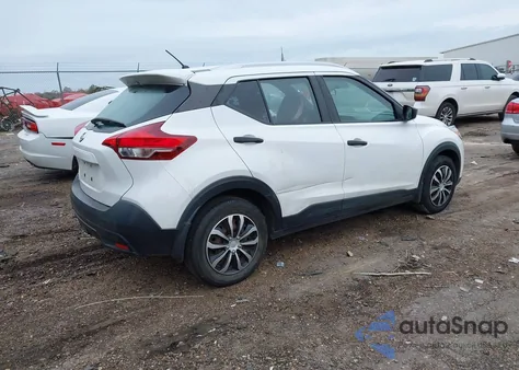 2018 Nissan Kicks S z USA, uszkodzony, nr VIN 3N1CP5CU1JL525290